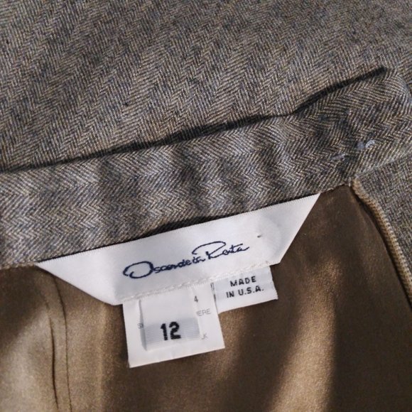 - Cida's - oscar de la renta skirts . New No Tag. - Picture 4 of 8